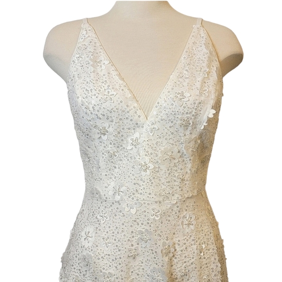 Dress The Population | Elisa Sleeveless Plunge Neckline Fit and Flare Bridal - Picture 3 of 15